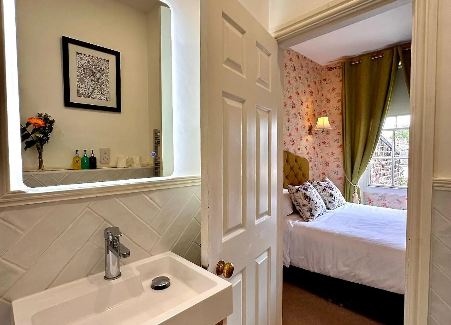 23 St Mary'S Bed and Breakfast Γιορκ